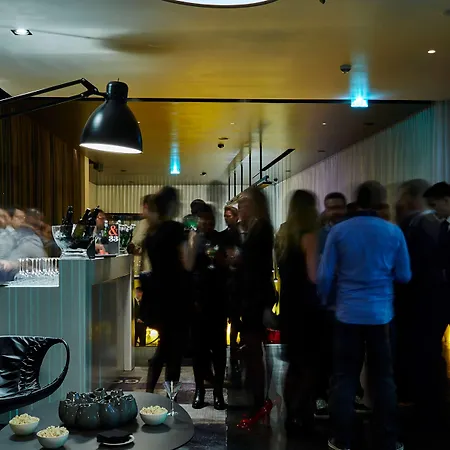 Art'otel Amsterdam, Powered By Radisson מלון