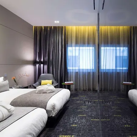ホテル Art'otel Amsterdam, Powered By Radisson 4*